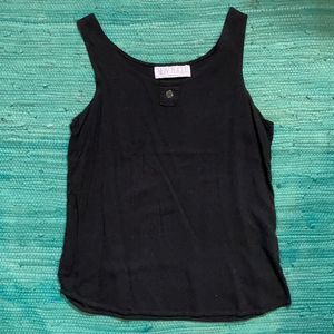 💰New Focus Black Tank top with Button detail
